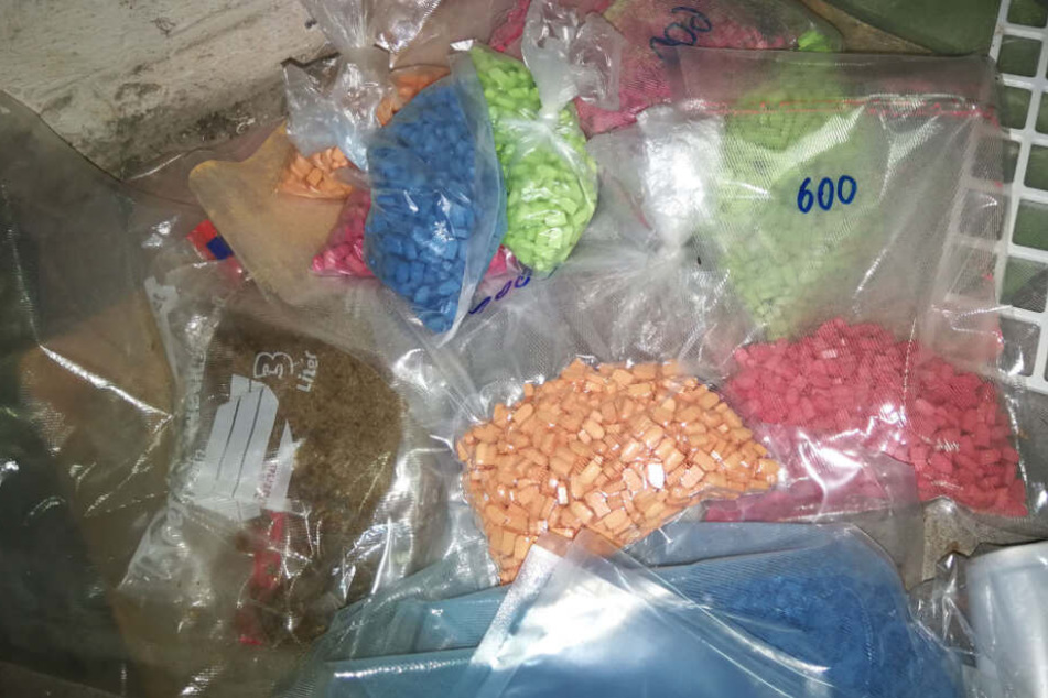 Unter den Salatkisten fand die Polizei jede Menge Ecstasy.