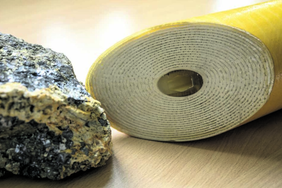 Die Membran funktioniert wie ein Filter und soll die Gewinnung von Hightech-Rohstoffen wie Indium, Germanium oder Cobalt deutlich beschleunigen.