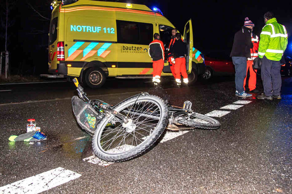 Ein gestürzter Radfahrer wurde zum Ausgangspunkt einer Pkw-Kollision.