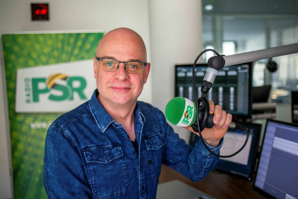 Steffen Lukas (49) arbeitet seit 1993 bei Radio PSR, wurde erst im September mit dem deutschen Radiopreis als "Bester Moderator" ausgezeichnet.