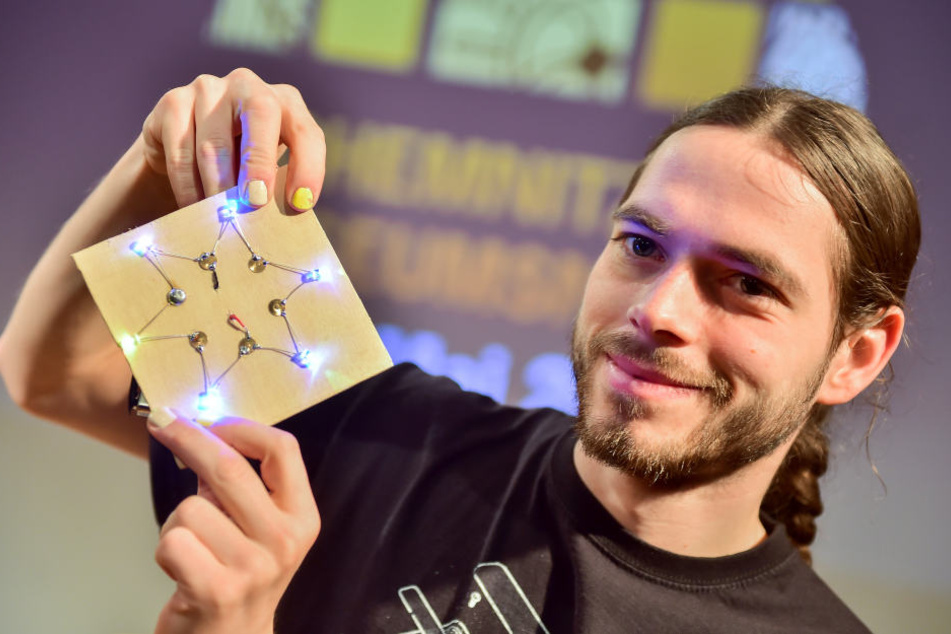 Kinder können zur Museumsnacht mitmachen. Matthias Fritzsche (25) vom Chaos Computer Club lädt zum Löten.