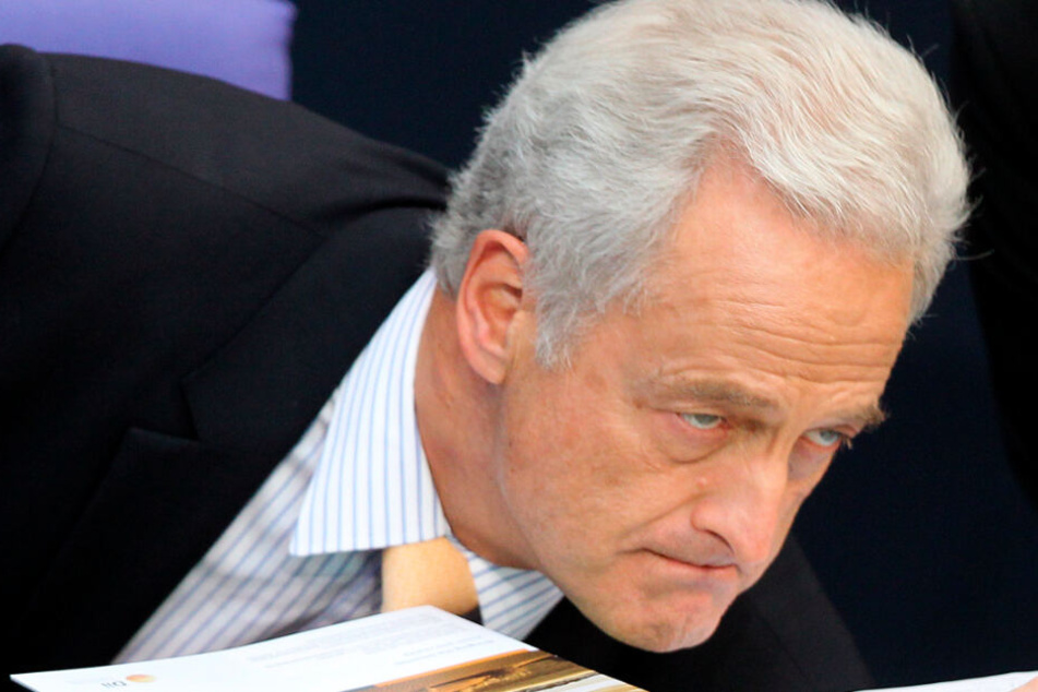 Peter Ramsauer während der aktuellen Stunde zum Projekt Stuttgart 21 im Deutschen Bundestag in Berlin. (Archivbild)