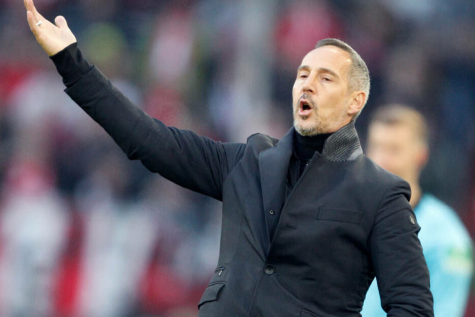 Unverständlich ist für den Eintracht-Coach, dass sein Team bereits am Freitag schon wieder in der Bundesliga gegen den FC Augsburg in der Bundesliga antreten muss.