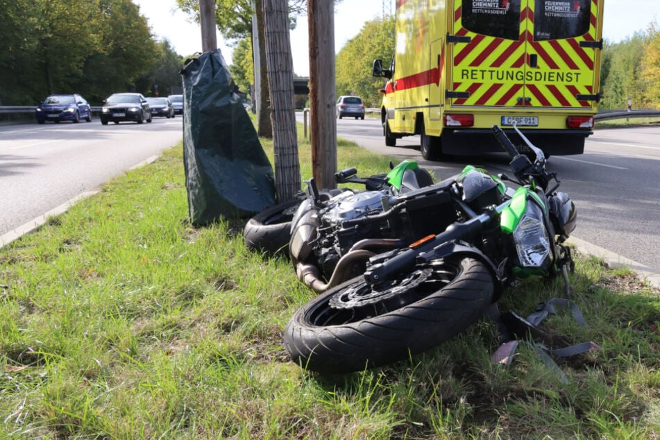 Unfall auf Neefestraße in Chemnitz: Bikerin stürzt und verletzt sich schwer
