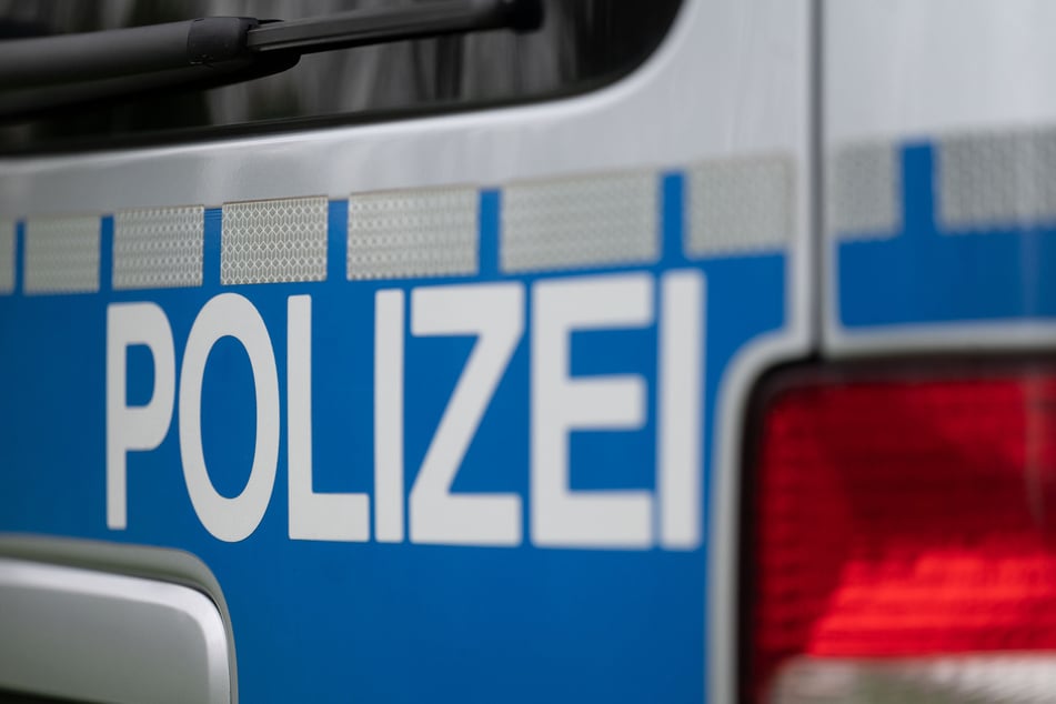 Die Polizei bittet Zeugen, die etwas gesehen haben, sich zu melden. (Symbolbild)