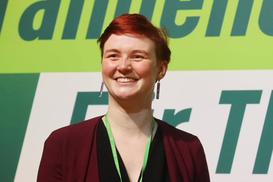 Grünen-Landessprecherin Ann-Sophie Bohm (32) hat scharfe Kritik an Bundeskanzler Friedrich Merz (69) und Thüringens Ministerpräsidenten Mario Voigt (48) geübt.