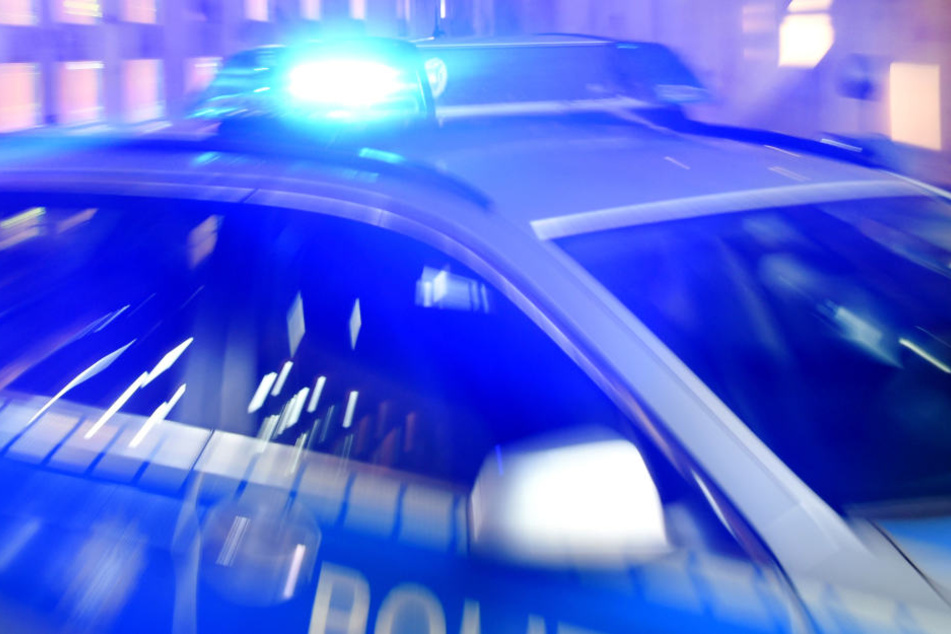 Die Polizei zum Einsatzort. (Symbolbild).