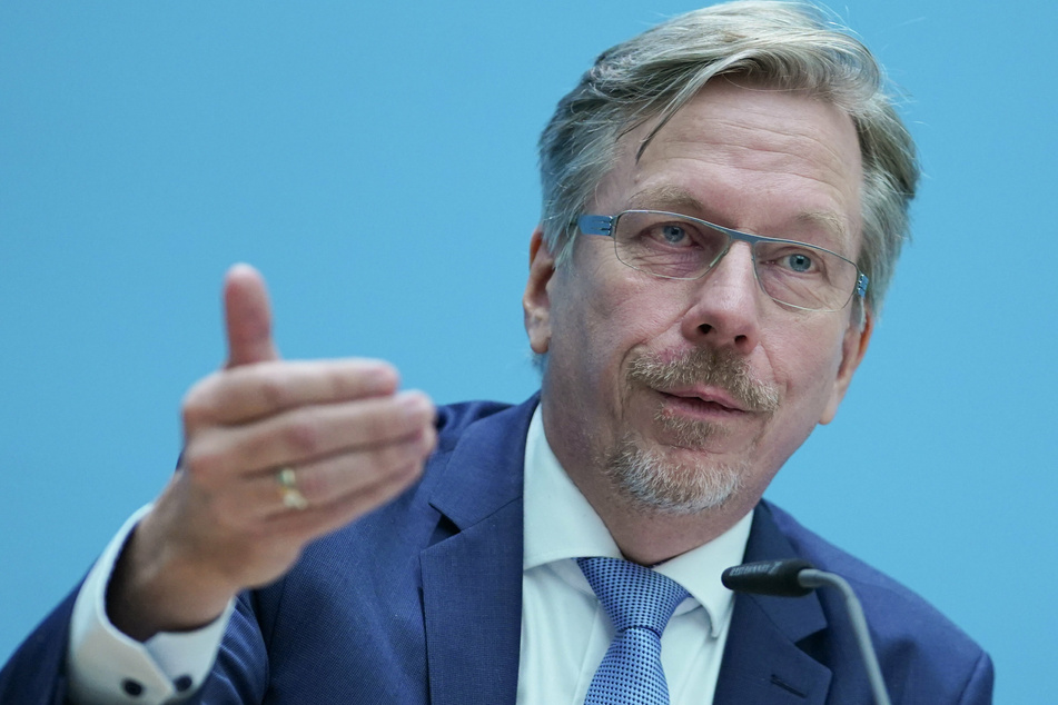 Martin Matz (SPD), Staatssekretär für Gesundheit in Berlin, spricht bei der Senats-Pressekonferenz.
