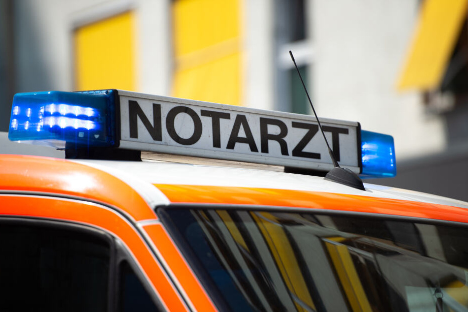 Die Rettungskräfte konnten das Leben des Beifahrers im Unfallwagen nicht mehr retten.