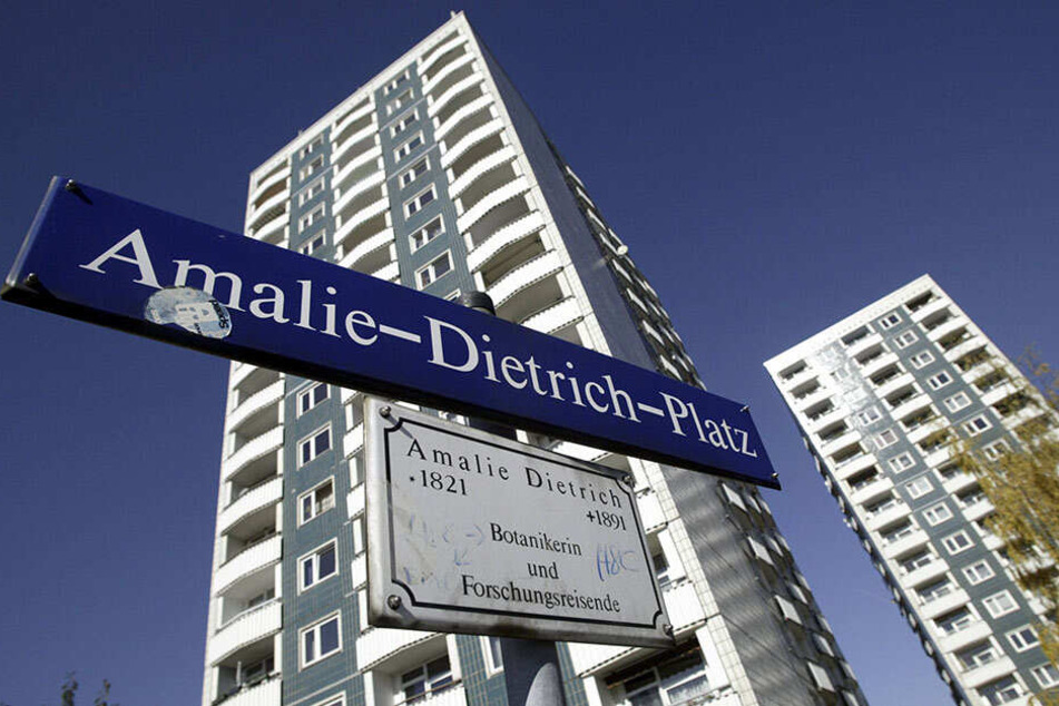 Der Amalie-Dietrich-Platz in Gorbitz gilt als gefährlicher Ort. Anwohner und Passanten können Ordnungswidrigkeiten melden.