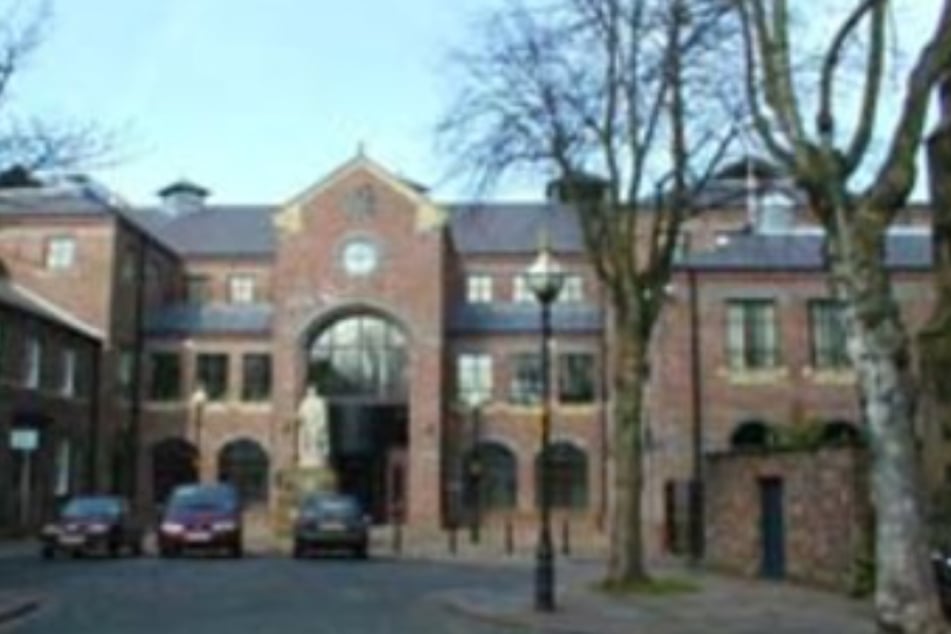 Die beiden Peiniger des Opfers standen im Carlisle Crown Court vor Gericht.