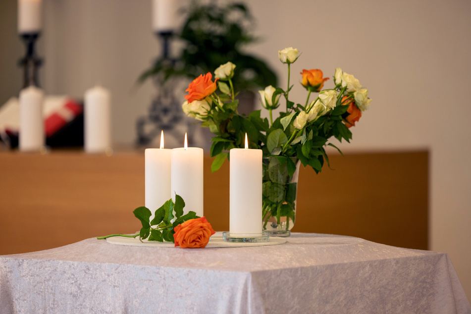 Hunderte Menschen besuchtem am Sonntagmorgen den Trauergottesdienst für die Opfer der Messerattacke auf dem Stadtfest.