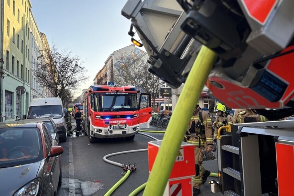 Ein großflächiger Dachbrand konnte noch verhindert werden.