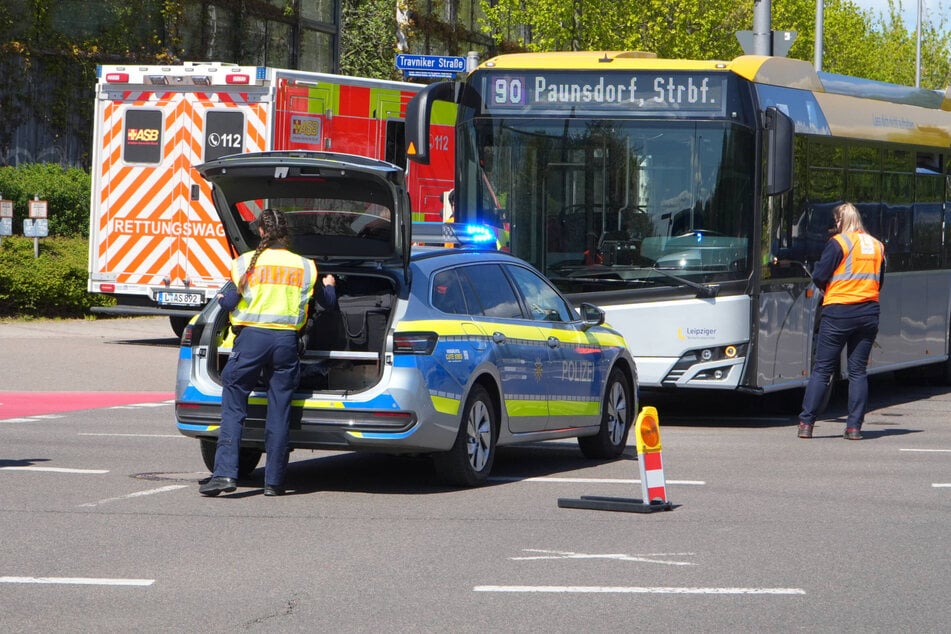 Autofahrer unter Drogen kollidiert mit Linienbus: Eine Person verletzt