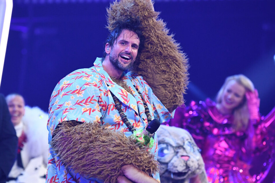 Enttarnt: Hinter dem Faultier steckt Schauspieler Tom Beck.
