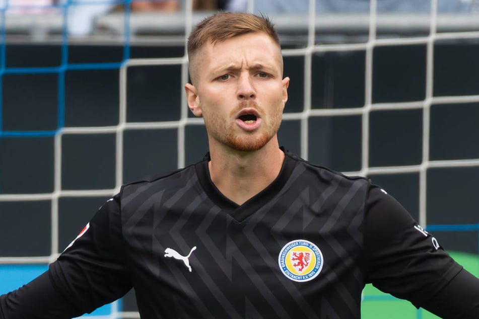 Lennart Grill (26) hat zwei ernüchternde Leihen hinter sich, verfügt allerdings als einziger der drei Kandidaten bereits über Bundesliga-Erfahrung.