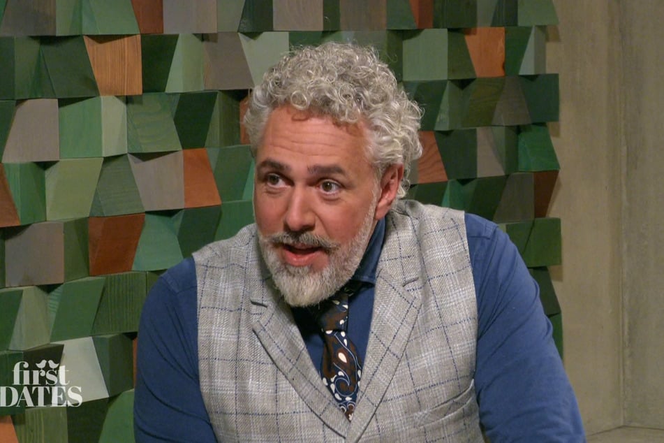 Roland (54) staunt nicht schlecht, als er vom Hobby seines Gastes erfährt.