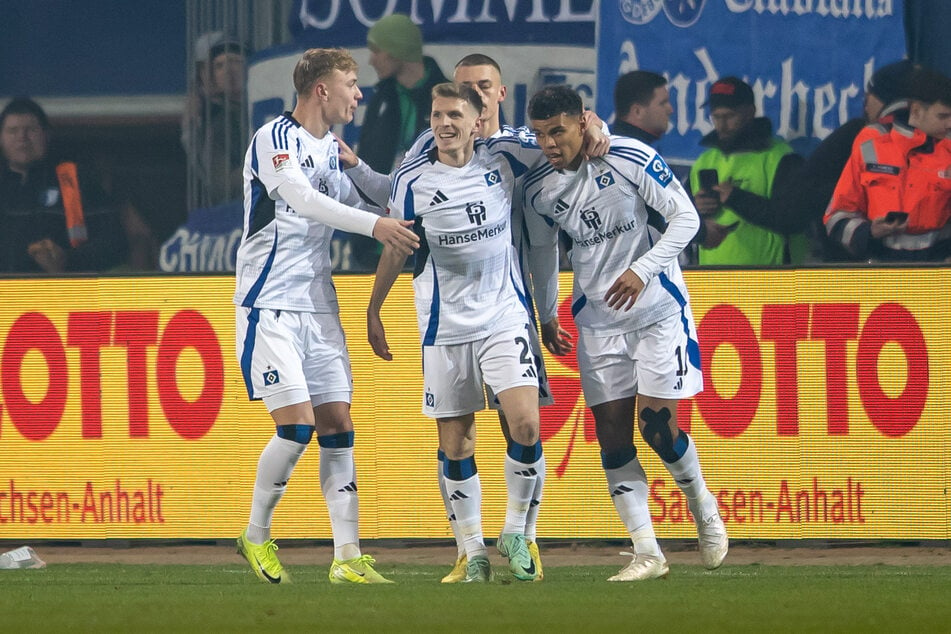 Der HSV war im ersten Durchgang super dominant und ging völlig verdient in Führung.