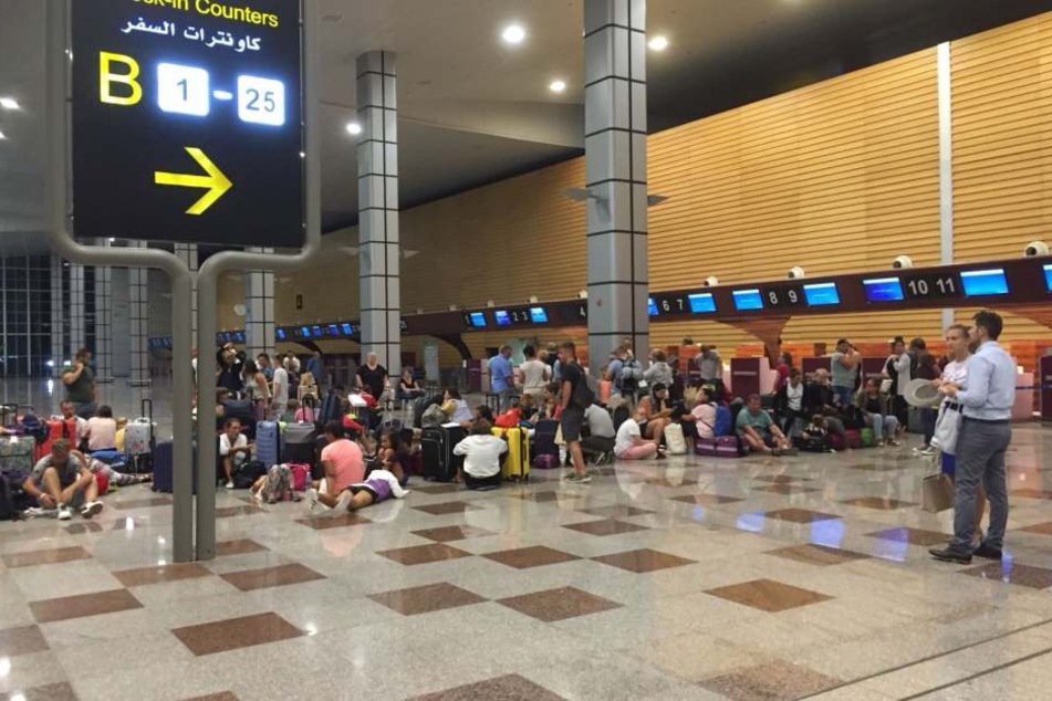 Hier sitzen die Urlauber auf dem Flughafen in Hurghada fest.