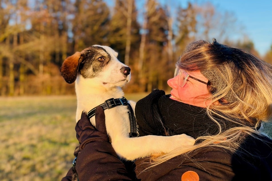 Karolin Sobe (39) liebt es, Zeit mit ihrer Familie und Hund Neo zu verbringen.