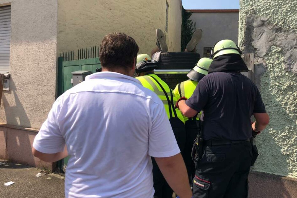 Der 17-Jährige wurde von zwei Zaunspitzen durchbohrt.