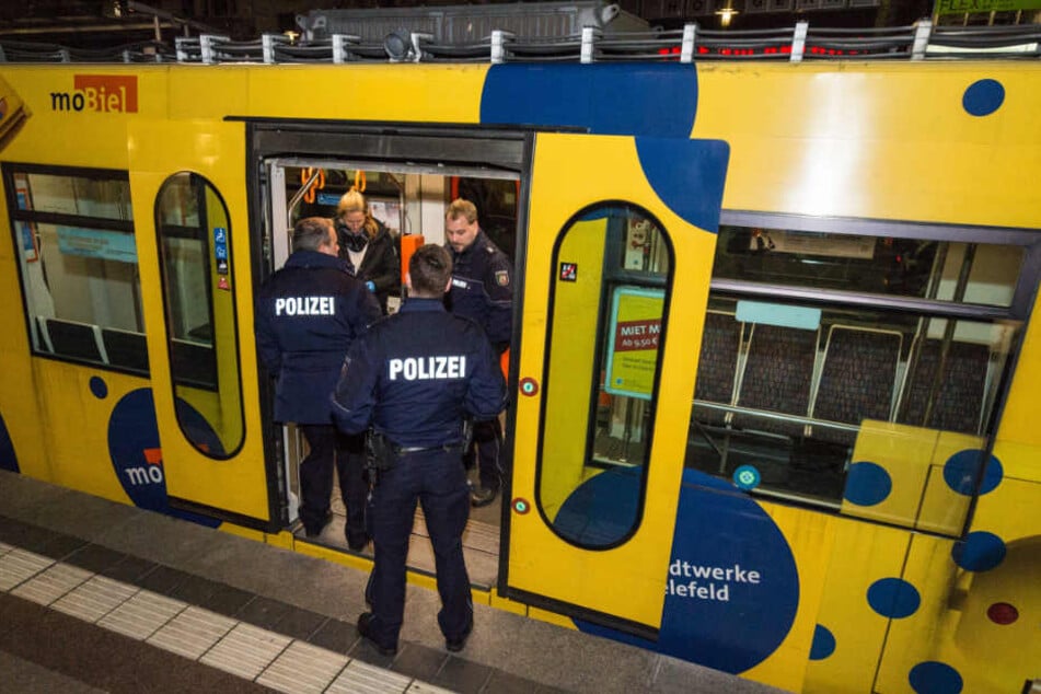 Zwischen den Haltestellen "Rathaus" und "Landgericht" fiel der Schuss auf die Bahn.