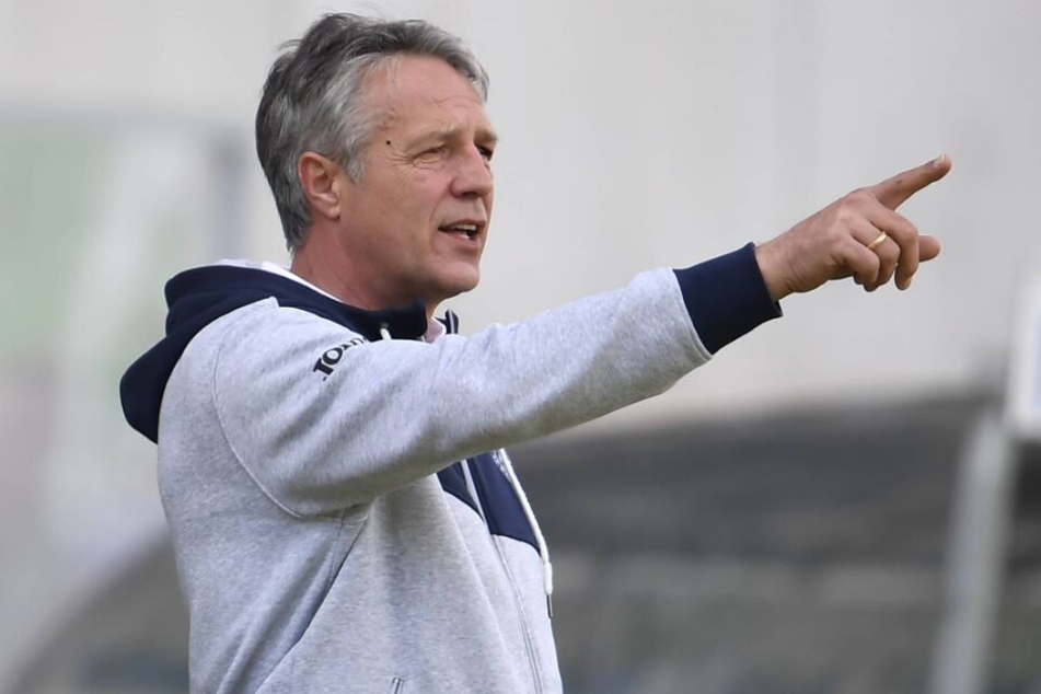 Trainer Uwe Neuhaus ist mit dem Ergebnis zufrieden.