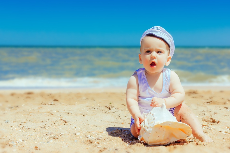 Urlaub mit Baby können Eltern dank dieser Checkliste entspannt angehen.