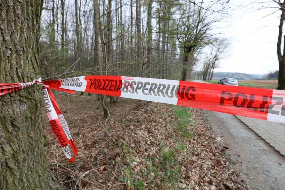 Der Mann stoppte den Wagen und das Mädchen konnte flüchten.