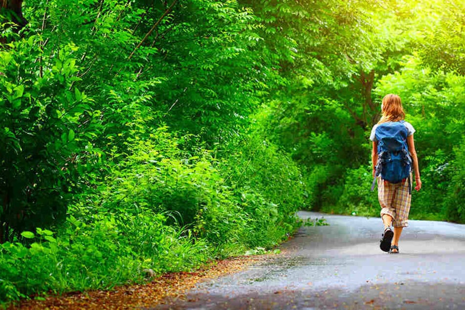 Die junge Frau war am Reusaer Wald unterwegs, als sie plötzlich angegriffen wurde. (Symbolbild)