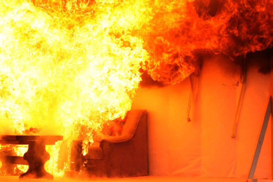 Das Erdgeschoss stand komplett in Brand (Symbolfoto).