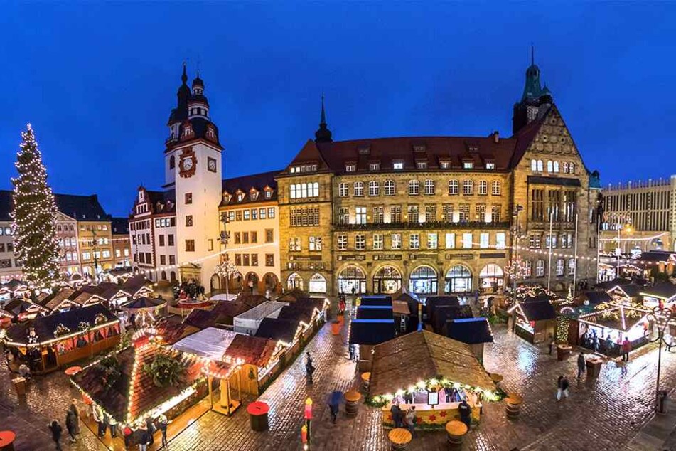 Der Bummel über den Chemnitzer Weihnachtsmarkt muss nicht unbedingt auf den Hüften hängen bleiben - es geht auch gesund.