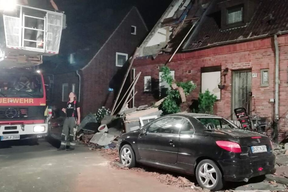 Ein Dach wurde durch den Tornado komplett abgedeckt.