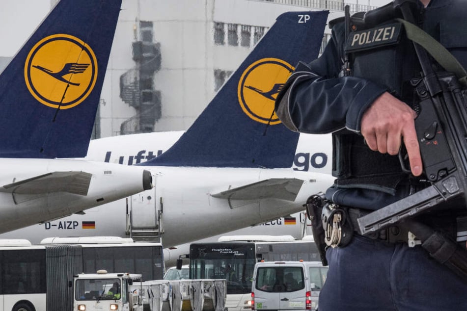 Die Bundespolizei am Frankfurter Flughafen sagte drei Lufthansa-Flüge ab und durchsuchte die Maschinen (Symbolbild).