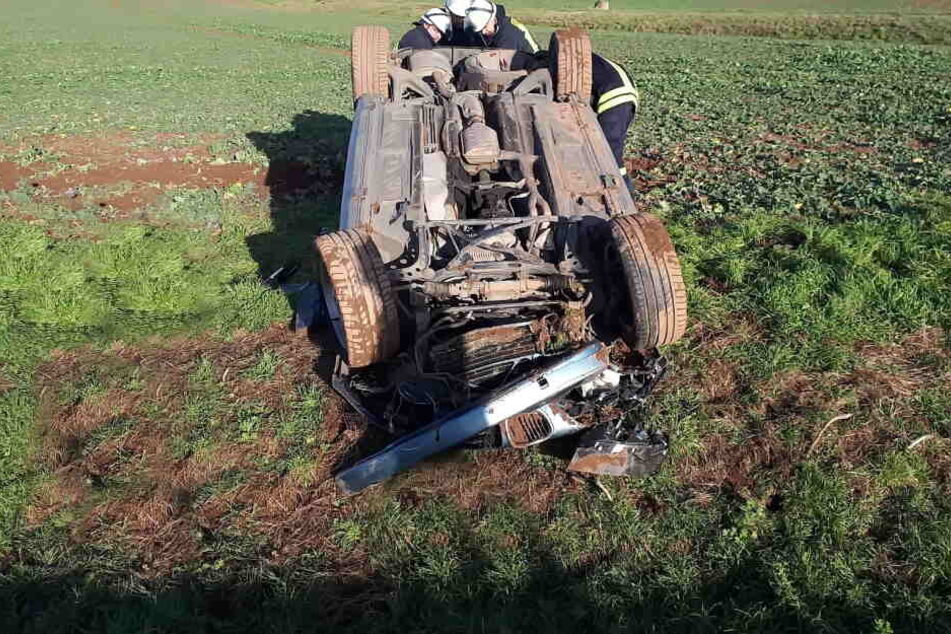 Der Wagen wurde komplett zerstört.