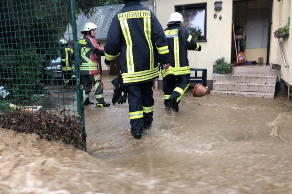 Die Feuerwehr war ständig im Einsatz.