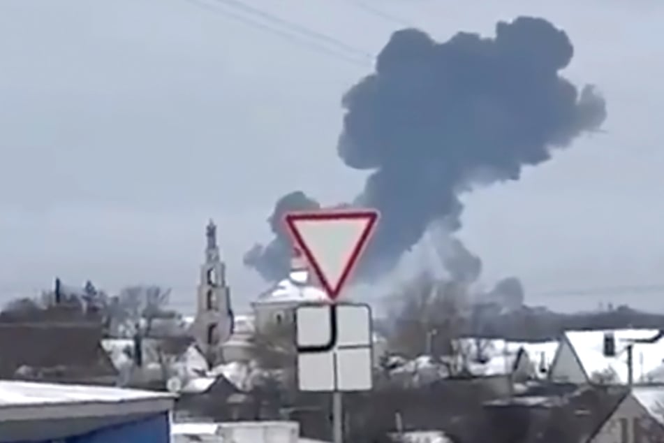 Russisches Flugzeug abgestürzt: 65 ukrainische Kriegsgefangene an Bord, keiner überlebt