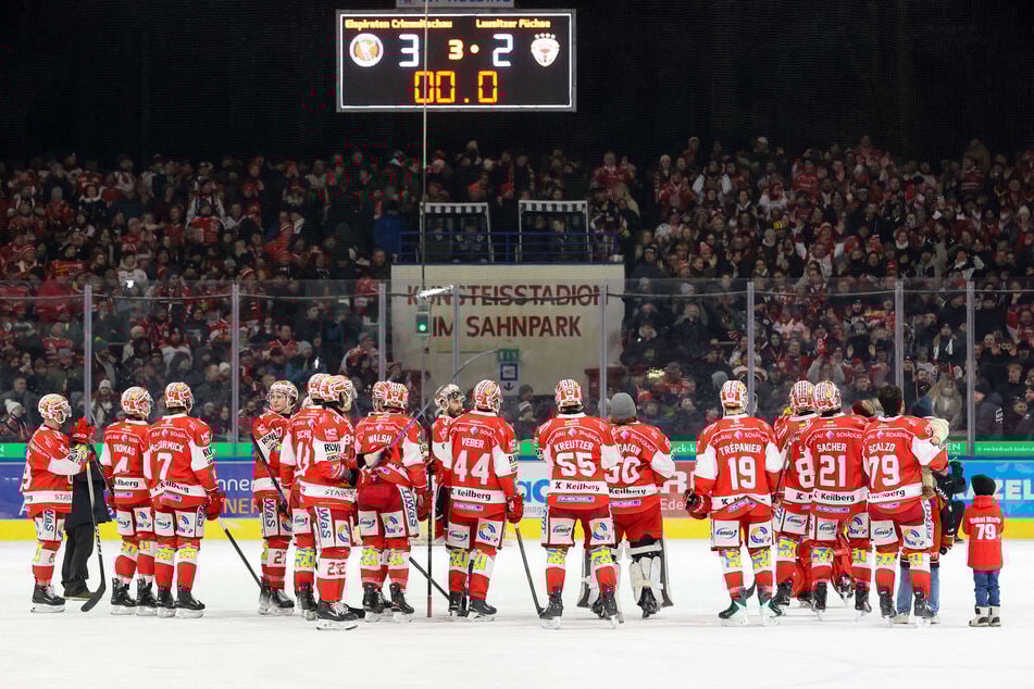 Am 28. Dezember 2025 feierten die Eispiraten einen 3:2-Sieg gegen die Lausitzer Füchse - allerdings im heimischen Sahnpark.