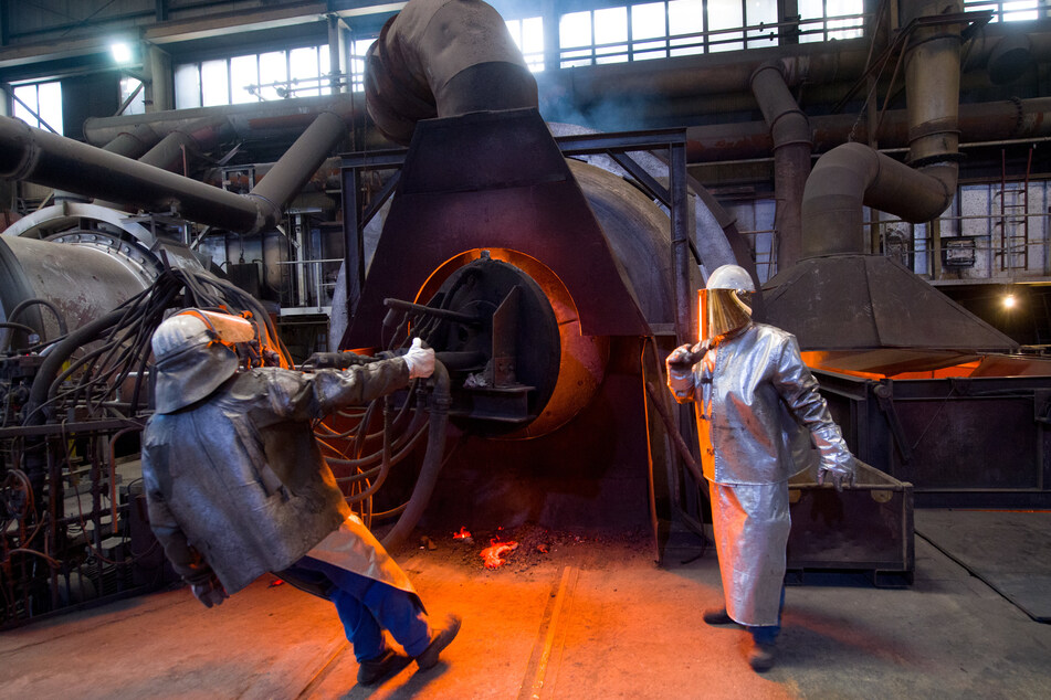 Welterbe trifft Wirtschaft: Im Werk der Nickelhütte Aue werden Galvanikschlämme und metallische Rückstände geschmolzen. Die Wurzeln des Betriebes gehen auf das Jahr 1635 und ein Blaufarbenwerk zurück.