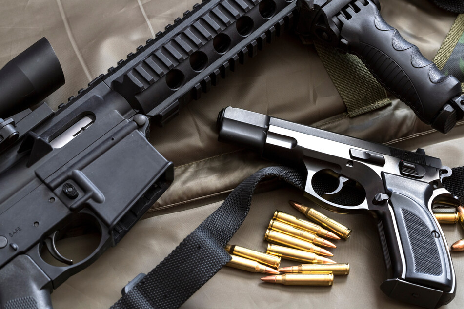 Hessische Sicherheitsbehörden nehmen 50 Extremisten die Waffen weg