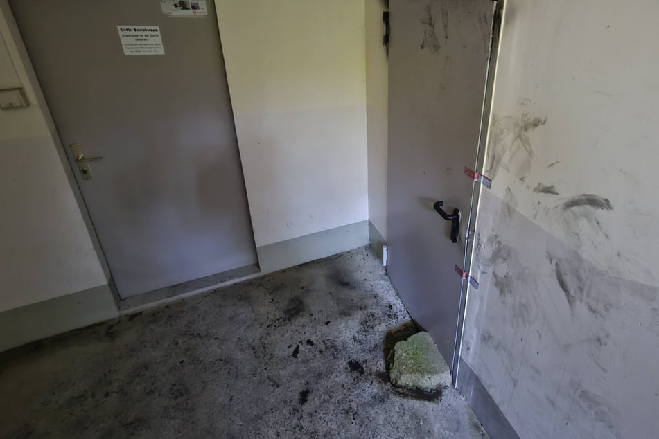Leipzig: Erst knallt es, dann ist der Strom plötzlich weg: Hat es jemand auf dieses Haus abgesehen?