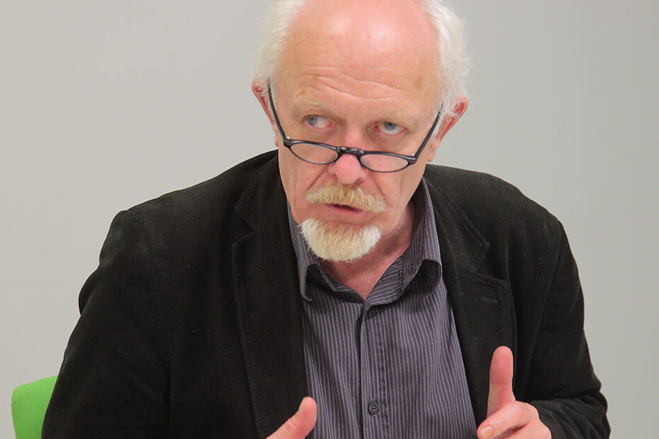 Der Finanzexperte der Grünen, Michael Schmelich (64), will einen Preisdeckel bei den Gebühren.