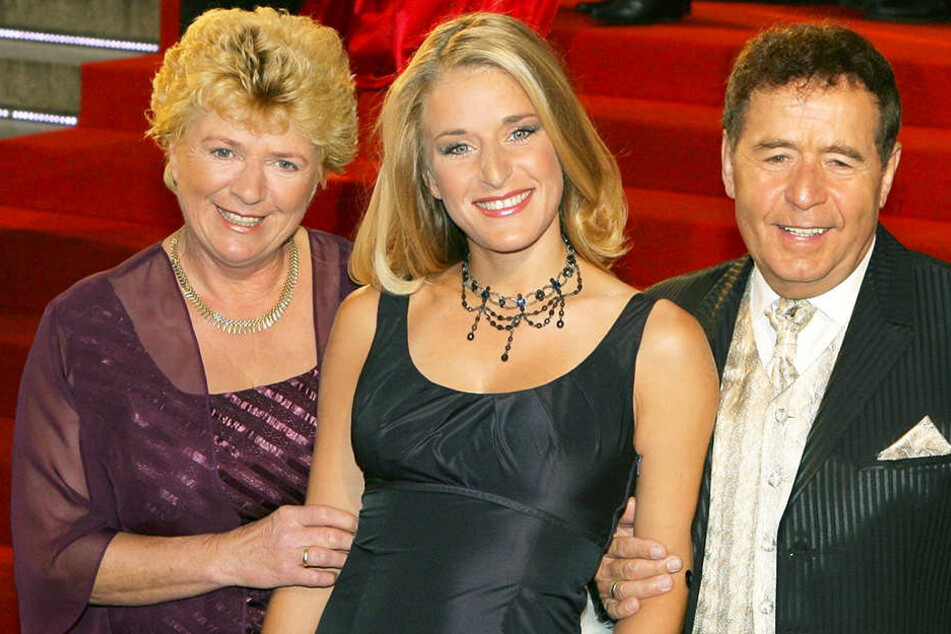 Elisabeth Hertel (r., †67) verstarb im Dezember 2017 unerwartet.