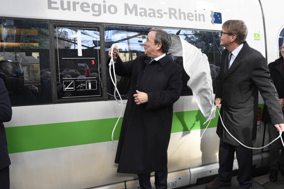 Armin Laschet enthüllte am Montag einen neuen ICE der Deutschen Bahn.