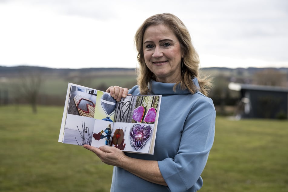 Annett Lang (56) zeigt ihr Herz-Album: Seit 2000 Tagen postet die Zwickauer "Herzdame" täglich ein gefundenes Herz aus dem Alltag - ganz ohne Pause.
