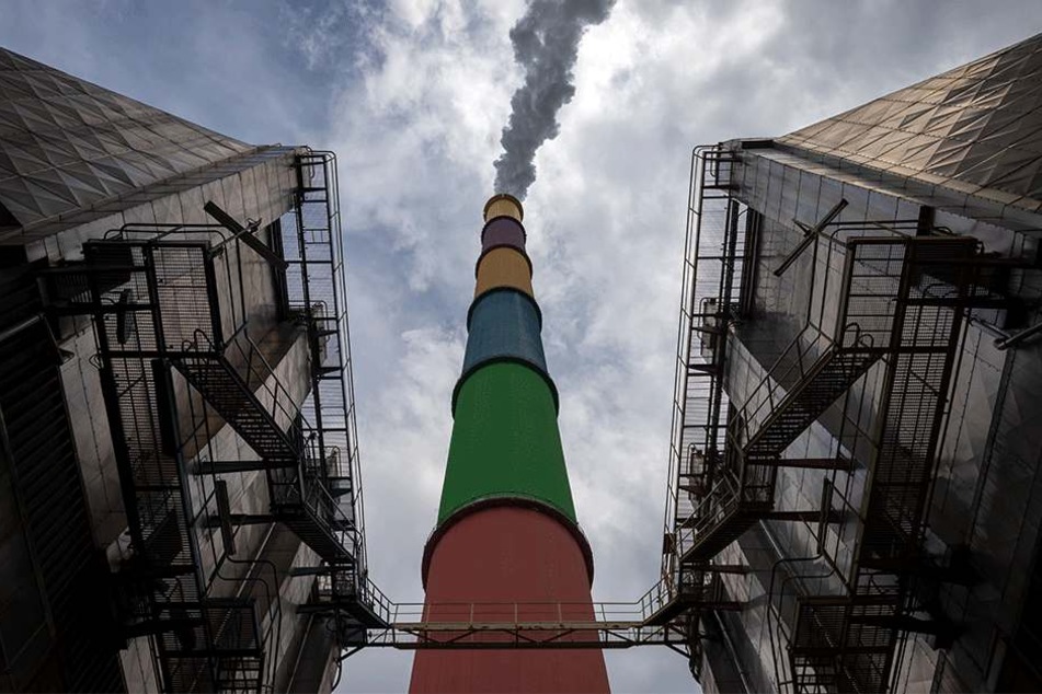 Der Chemnitzer "Lulatsch" qualmt teurer, die Strompreise in der Region steigen. Gründe liegen beim Stromeinkauf.