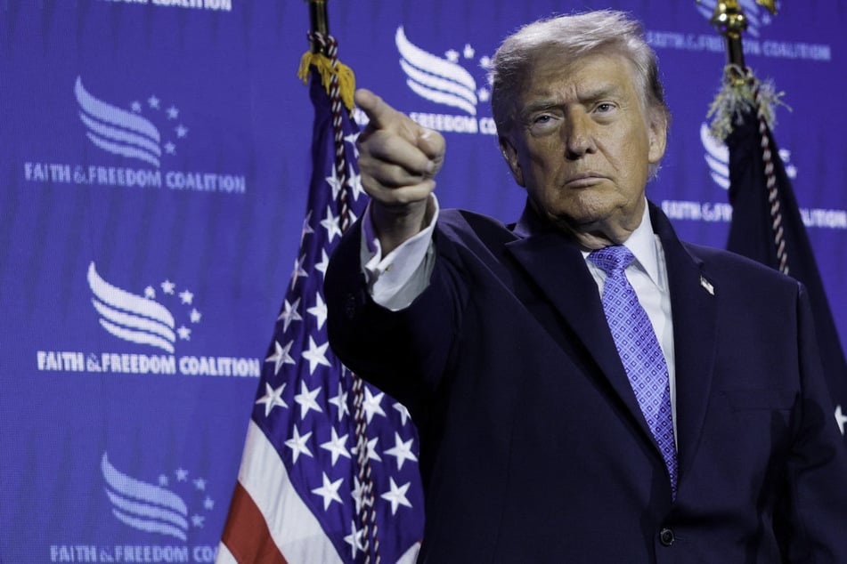 Trump announces rare Republican convention ahead of midterms: "A RALLY like none other!"