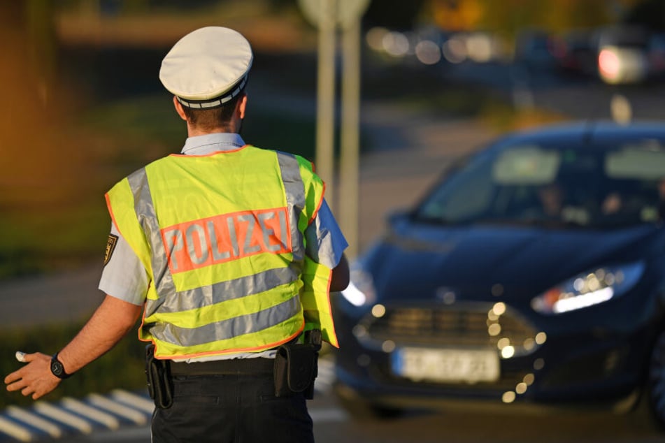 Die Polizei ermittelt nach dem Angriff auf einen Polizisten in Bonn wegen eines versuchten Tötungsdelikts (Symbolbil).