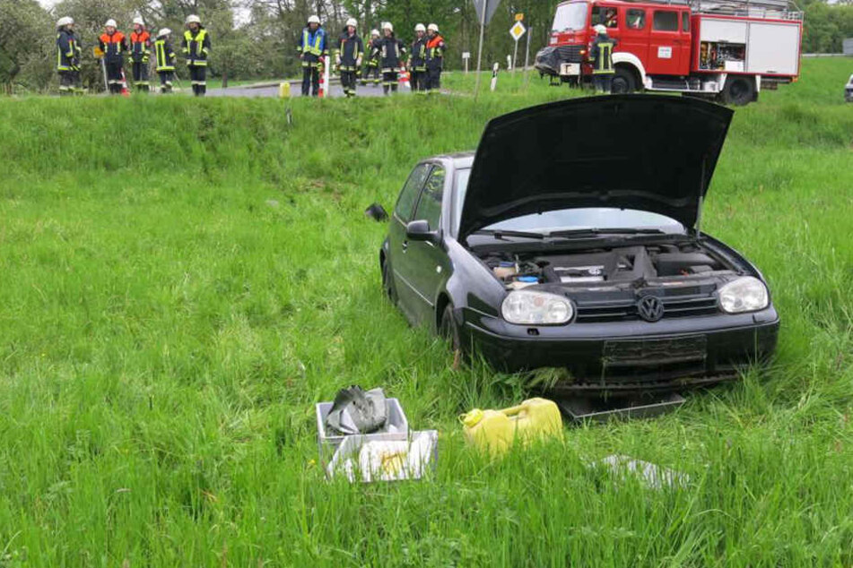 Mit diesem Golf verursachte der 38-Jährige einen Unfall und flüchtete mit dem Auto seines Ersthelfers.