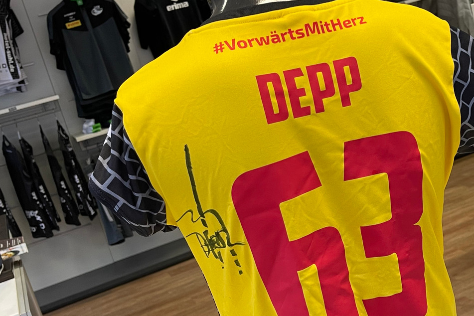 Fiel leider sogenannten Spaßbietern zum Opfer: die Charity-Auktion um das handsignierte Johnny-Depp-Trikot des VfB Suhl.